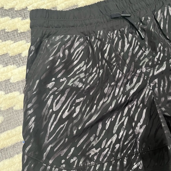 zuda Z-Eco Foil Shorts with Knit Waistband size‎ small - Picture 3 of 8